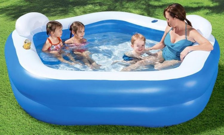 Family Fun Pool - zum Schließen ins Bild klicken